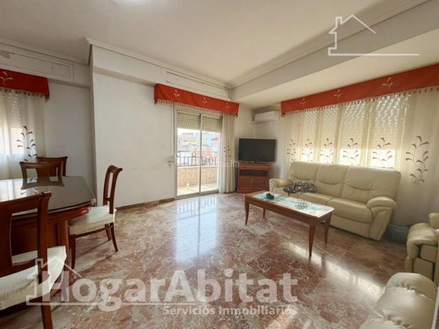 Piso en venta en Benaguasil. MUY LUMINOSO CON BALCÓN JUNTO AL AYUNTAMIENTO. Pisos.