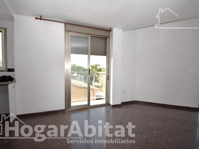 Piso en venta en Benaguasil. MUY LUMINOSO CON GARAJE Y ASCENSOR. Pisos.