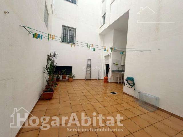 Piso en venta en Benaguasil. SEMIREFORMADO CON PATIO Y ASCENSOR. Pisos.