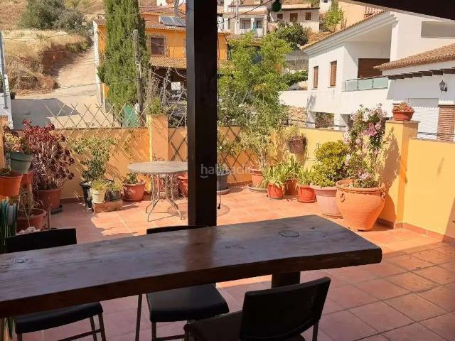Piso en venta en Benamargosa. Casa reformada con gran terraza y vistas en Benamargosa. Pisos.