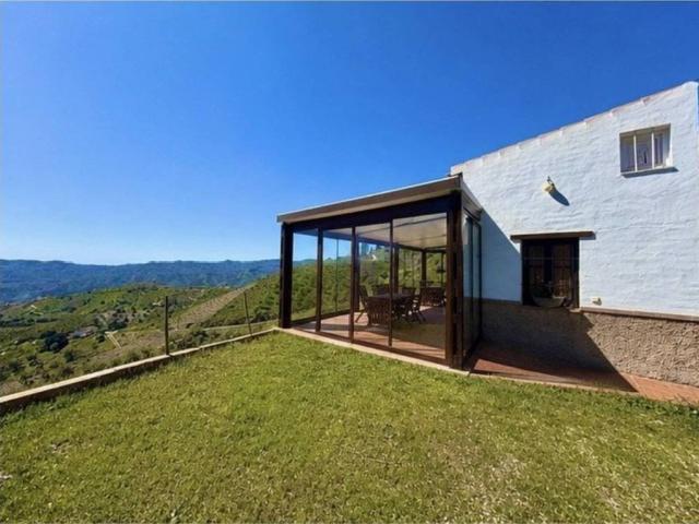 Piso en Venta en Benamargosa