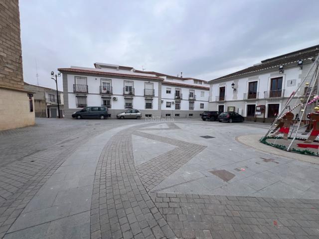 Piso en venta en Benamaurel. Venta piso tranquilo plaza iglesia. Pisos.