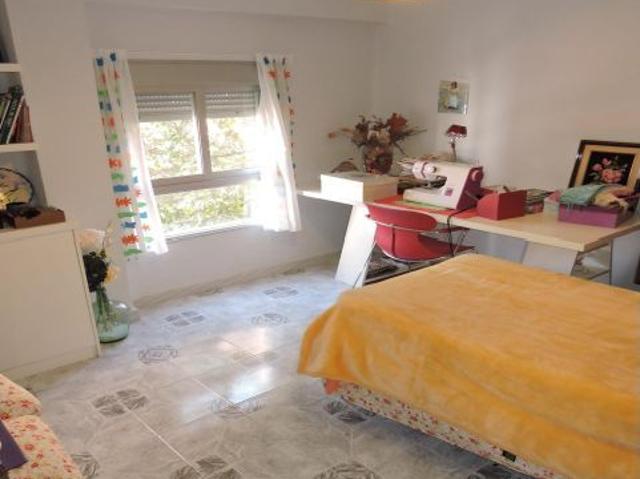 Piso en venta en Benicalap de 3 habitaciones y balcón