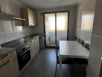 Piso en venta en Beniel. !CDATAPiso Seminuevo 2019 en Centro Beniel 3habt. 116m, Garaje y AC por Conductos. Pisos.