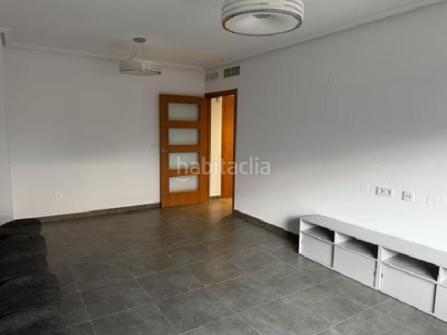 Piso en venta en Beniel. !CDATAPiso Seminuevo 2019 en Centro Beniel 3habt. 116m, Garaje y AC por Conductos. Pisos.