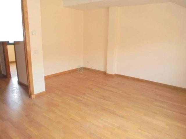 Piso en Venta en Bernuy de Porreros