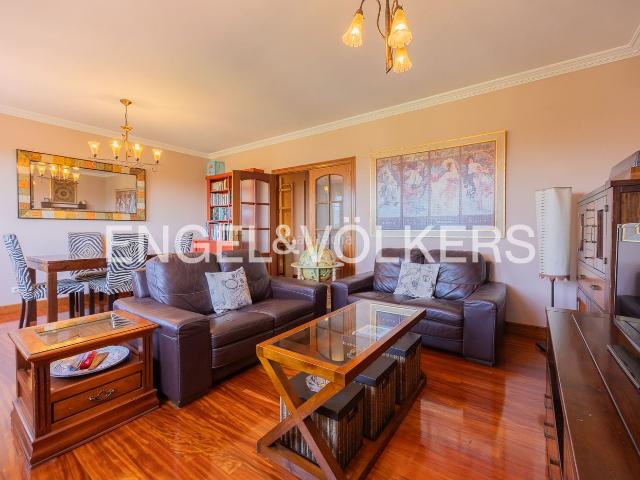 Piso en venta en Berango. Vivienda reformada con garaje y trastero junto al Metro de Berango. Pisos.