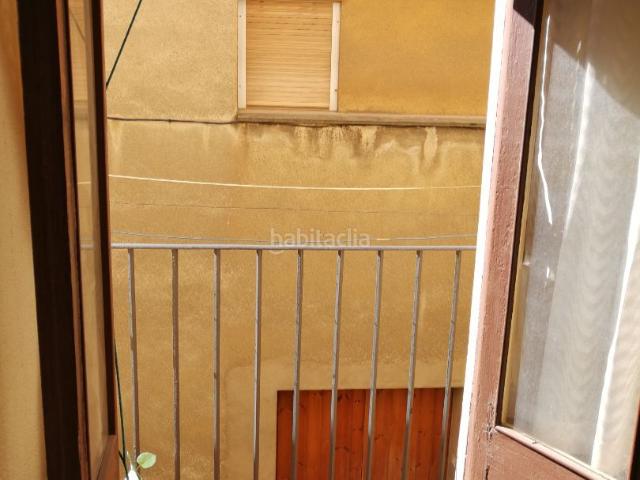 Piso en venta en Berga. Casa amb dos pisos independents i garatge. Pisos.