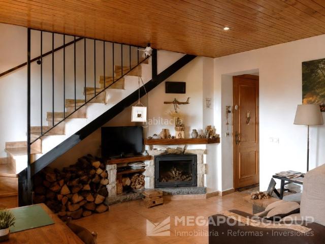 Piso en venta en Berga. Dúplex con encanto, vistas y licencia turística en Berga. Pisos.