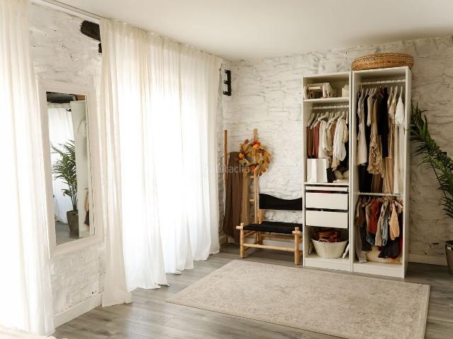 Piso en venta en Bergara. Loft reformado con encanto, piedra vista, vigas y posibilidad de 2 habitaciones. Pisos.