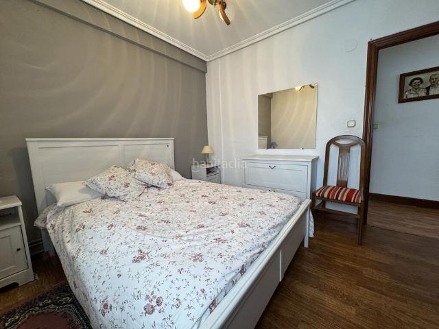 Piso en venta en Bergara. Piso de 3 habitaciones con balcón en el centro de Bergara. Pisos.