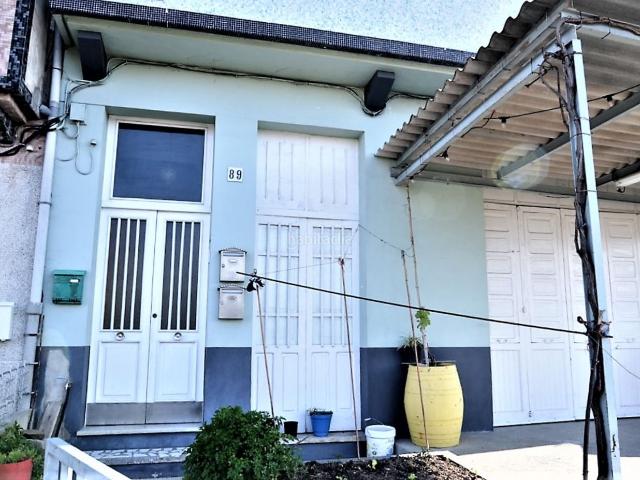 Piso en venta en Betanzos. Venta de tercer piso sin ascensor, con una superficie aproximada de 60 metros cuadrados, distribuidos en tres dormitorios, cocina. Pisos.