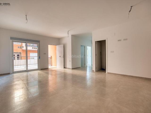 Piso en venta en Bigastro. Donde la comodidad empieza desde la puerta de casa. Planta baja de obra nueva con acceso independiente en Bigastro. Pisos.