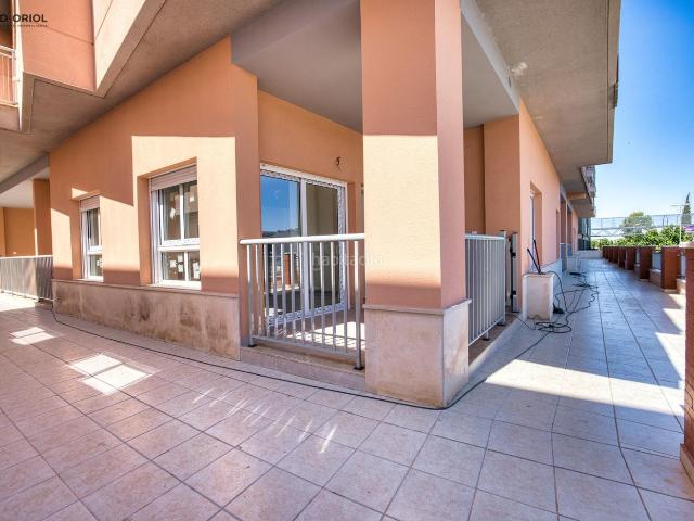 Piso en venta en Bigastro. Estrena tu vida en Bigastro! Planta baja totalmente nueva con porche de acceso exclusivo. Pisos.