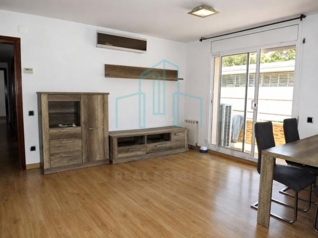 Piso en venta en Bigues i Riells del Fai. Amplio piso exterior con parking y ascensor en pleno centro de Bigues. Pisos Bigues i Riells del.