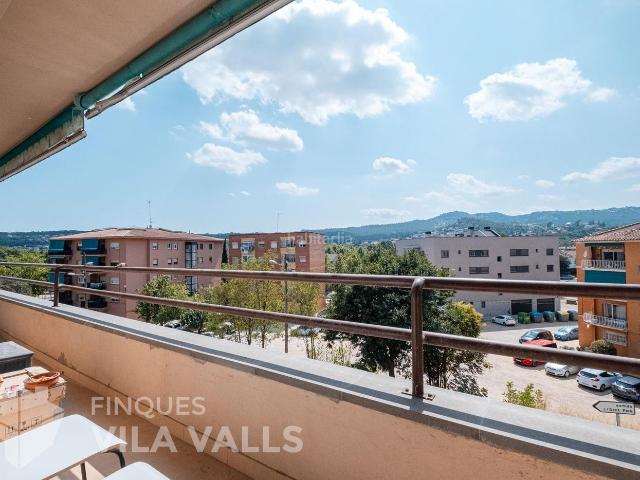 Piso en venta en Bigues i Riells del Fai. Amplio piso listo para entrar a vivir en el centro de Bigues i Riells. Pisos Bigues i Riells del.