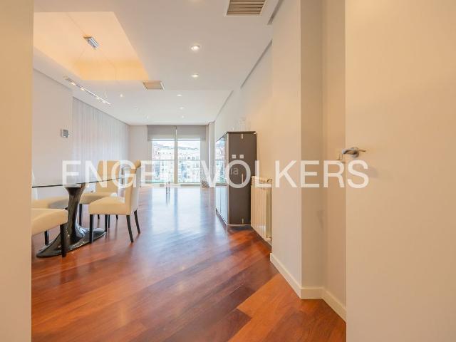 Piso en venta en Bilbao, Abandoibarra Guggenheim. Vivienda en Plaza Euskadi. Pisos.