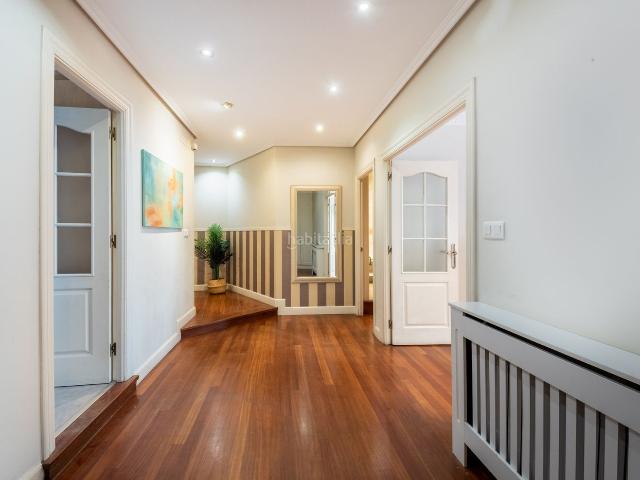 Piso en venta en Bilbao, Albia. Vivienda en el ensanche de 4 dormitorios y 2 baños. Pisos.