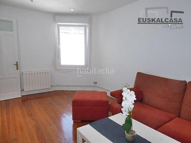 Piso en venta en Bilbao, Ametzola. OCASIÓN CON ENCANTO EN LA ZONA DE AMETZOLA PARA ENTRAR A VIVIR. Pisos.