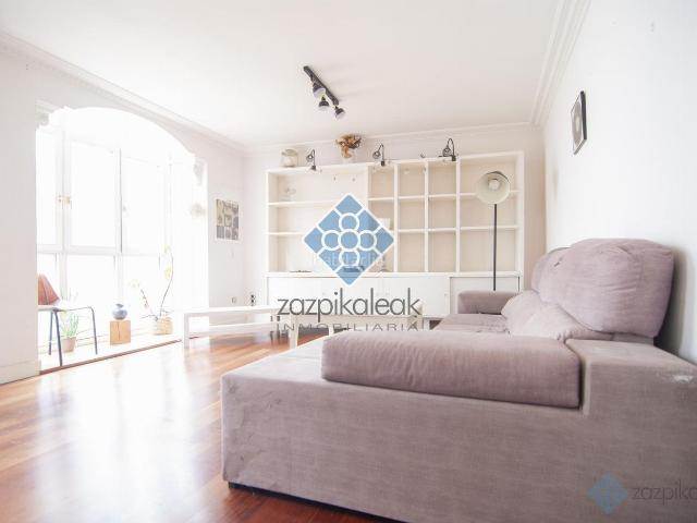 Piso en venta en Bilbao, Casco Viejo. BilbaoPiso. Pisos.