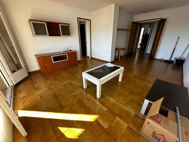 Piso en venta en Blanes, Mas Florit Ca la Guidó Costa Brava. piso muy soleado, esquinero, 3h 2b asc bien comunicado. pk opcional. Pisos.