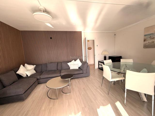 Piso en venta en Blanes, Els Pins Costa Brava. Piso Frontal Primera Línea con piscina de Mar en Blanes. Pisos.