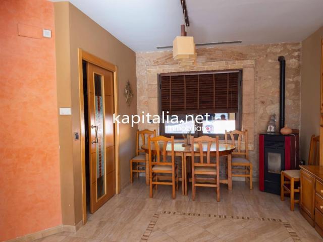 Piso en venta en Bocairent. GRAN CASA A LA VENTA EN BOCAIRENT. Pisos.
