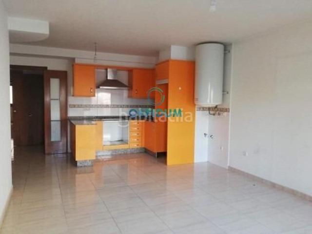 Piso en venta en Boiro. PISO CON TERRAZA GARAJE Y TRASTERO EN BOIRO, A CORUÑA. Pisos.