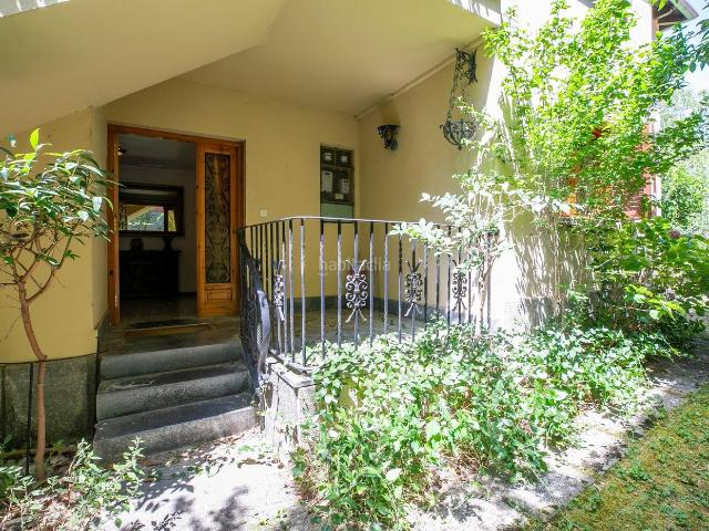Piso en venta en Boltaña. Vive la esencia del Pirineo Aragonés en este exclusivo piso en el corazón de Boltaña. Pisos.