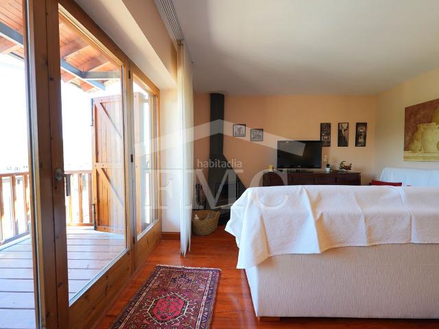 Piso en venta en Bolvir Pirineos. Exclusiu dúplex amb grans vistes i piscina comunitària a Bolvir. Pisos.
