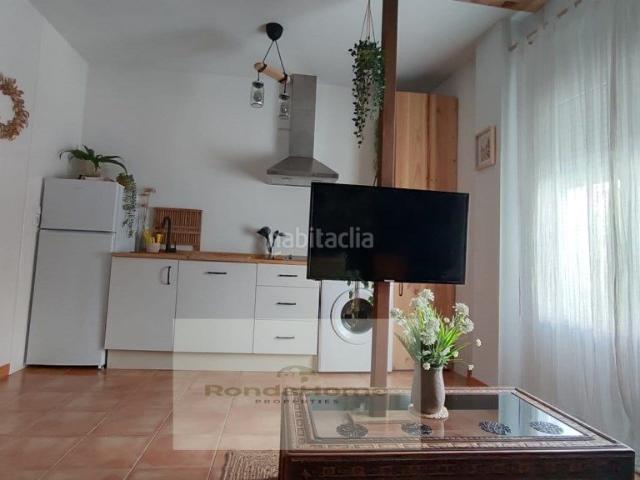 Piso en venta en Bosque El. Encantador apartamento turístico en El Bosque listo para entrar a vivir o invertir. Pisos Bosque.