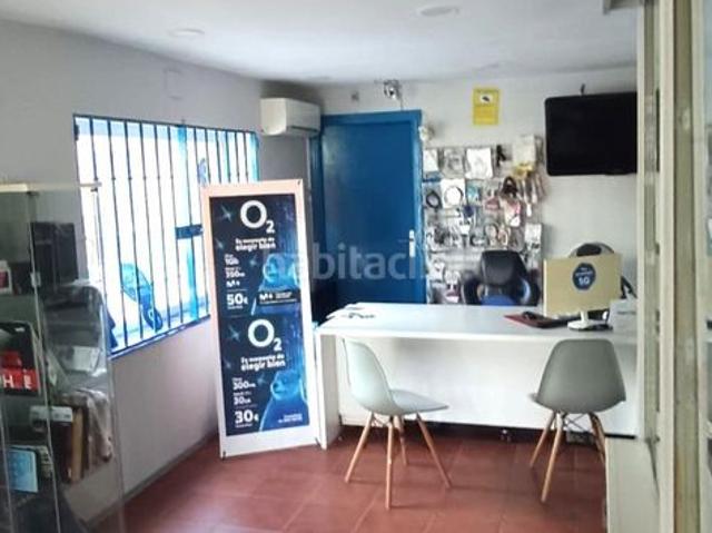 Piso en venta en Brenes. Vivienda con local comercial en Avda. Principal de Brenes Sevilla. Pisos.