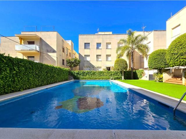 Piso en venta en Cubelles, Maritim. Ático con terraza, zona Marítim de Cubelles. Pisos.