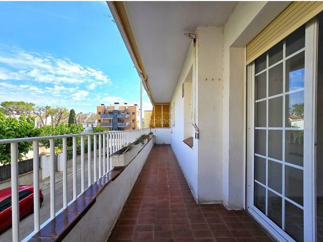 Piso en venta en Cubelles, Maritim. Piso con ascensor, zona marítim. Pisos.