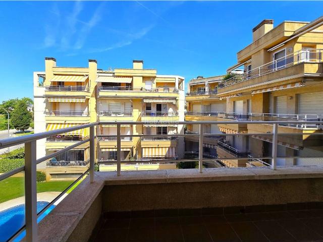 Piso en venta en Cubelles, Maritim. Piso con vistas al mar con pk y ascensor, zona marítimo. Pisos.