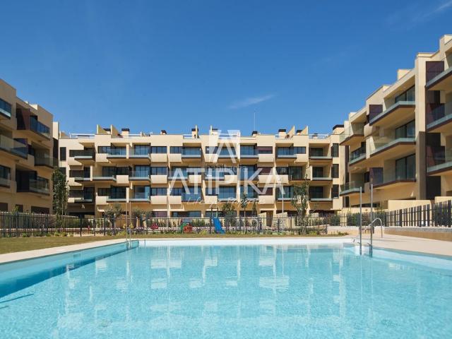Piso en venta en Cubelles, Les Salines Pla de Sant Pere. Piso de obra nueva de dos dormitorios en venta a escasos metros del mar. Pisos.