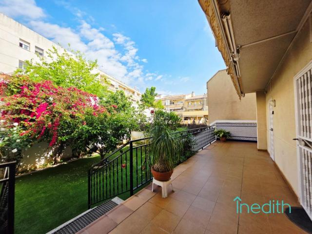 Piso en venta en Cubelles, Santa Maria l´Eixample Sud Sumella. Bonita piso planta baja con terraza y jadín Cubellas, a dos pasos de todos lo serivicios. Pisos.