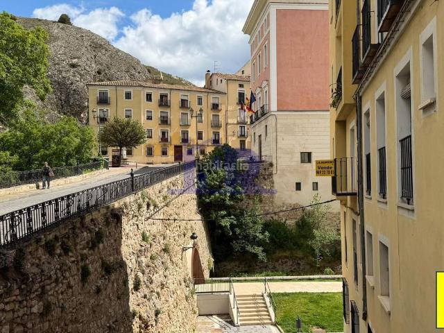 Piso en venta en Cuenca, Centro. Piso en Calderón con garaje y trastero. Pisos.