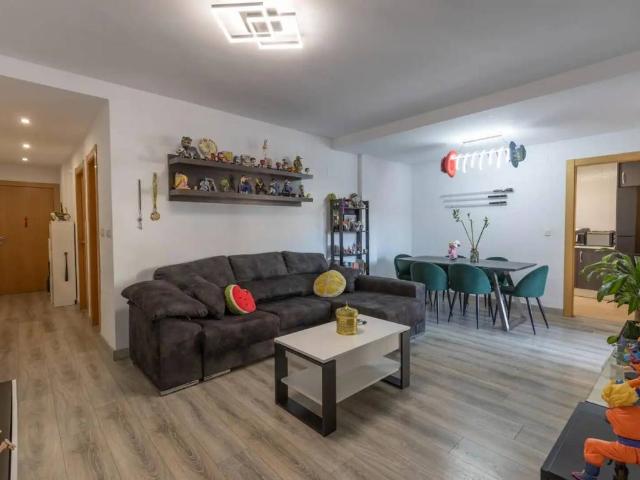 Piso en Venta en Cúllar Vega