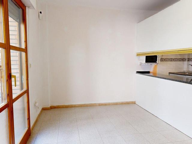 Piso en venta en C. de la Torre, Casco Histórico de Zaragoza, con terraza de uso exclusivo de 17 m2