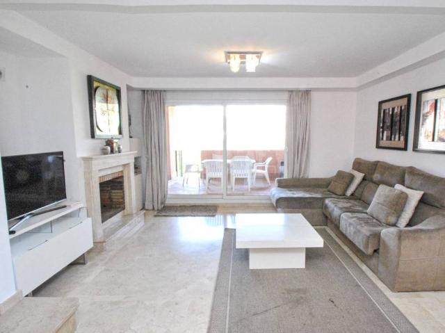 Piso en Venta en Cabopino Artola