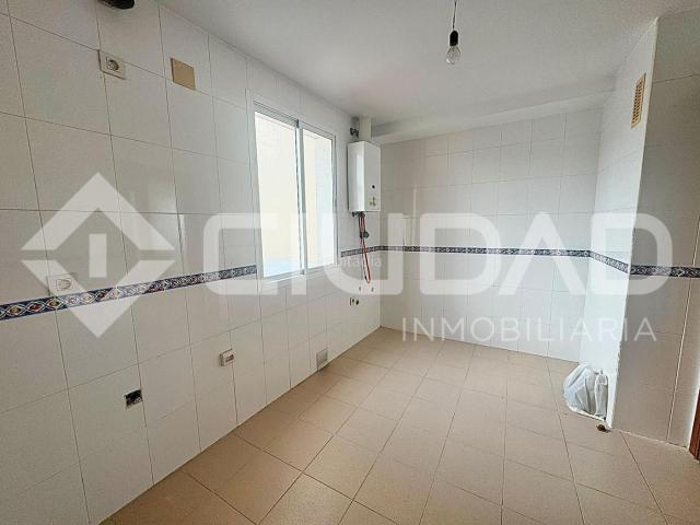 Piso en venta en Cabezas de San Juan Las. Piso con piscina comunitaria y garaje Zona La Harinera, Las Cabezas de San Juan. Pisos Cabezas de San Juan.