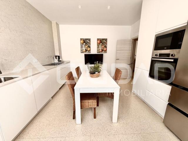 Piso en venta en Cabezas de San Juan Las. Piso reformado con azotea privada Zona Avda. Miguel Hernández. Pisos Cabezas de San Juan.