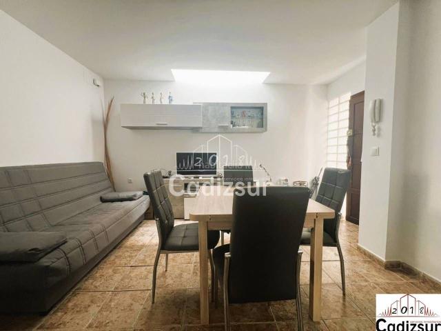 Piso en venta en Cádiz, La Caleta La Viña. Venta de piso en la calle de La Rosa. Pisos.