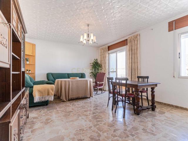Piso en venta en Cádiar. AMPLIO PISO EN CÁDIAR, CORAZÓN DE LA ALPUJARRA. Pisos.
