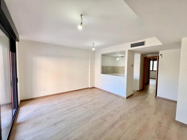 Piso en venta en Cadrete. PISO DE 1 DORMITORIO 1 BAÑO BALCÓN PLAZA DE PARKING TRASTERO PISCINA COMUNITARIA. Pisos.