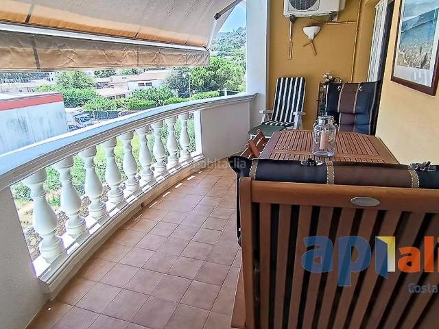 Piso en venta en Calonge, Poble. Bonito apartamento cerca del centro de Calonge, con piscina comunitaria. Pisos.