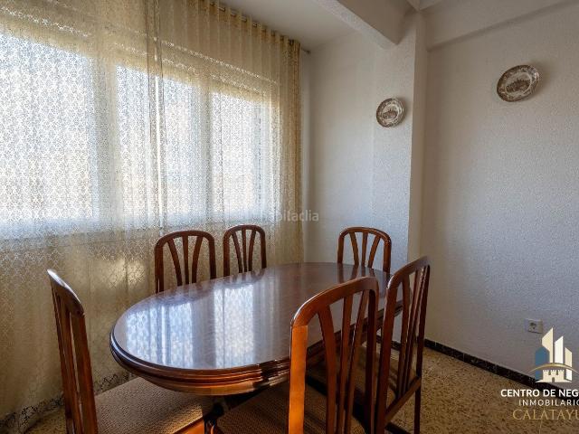 Piso en venta en Calatayud, Consolación. Piso amueblado de 3 dormitorios en Ramón y Cajal. Pisos.