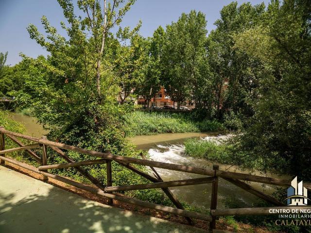 Piso en venta en Calatayud, Estación San Antonio. Piso 104 m céntrico por menos de 100.000. Pisos.