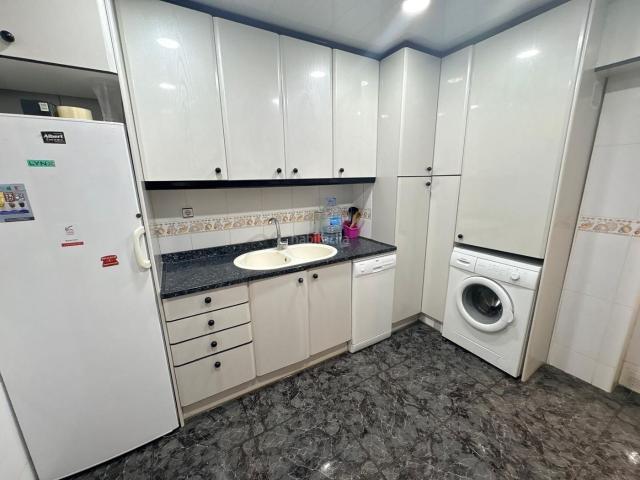 Piso en venta en Calaf. Oportunidad Piso en calaf de 90m2, 4 dormitorios, terraza y parquing incluido. Pisos.